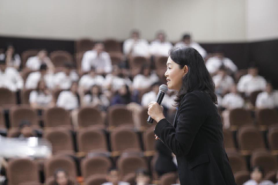 คณบดีคณะบริหารธุรกิจ